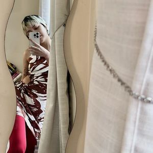 satin halter pattern dress

chic white/brown abstract birdie patterns